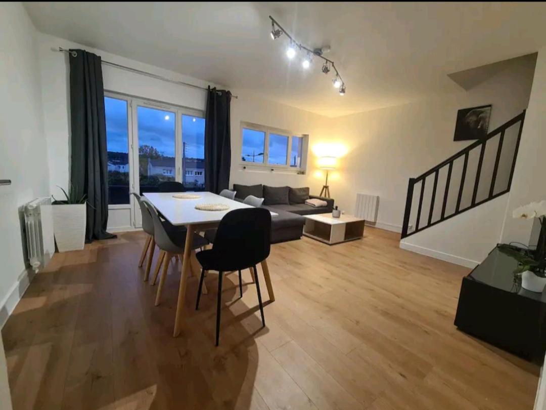 Duplex Familial Proche Gare Et Hyper Centre Ville Villepreux Ngoại thất bức ảnh